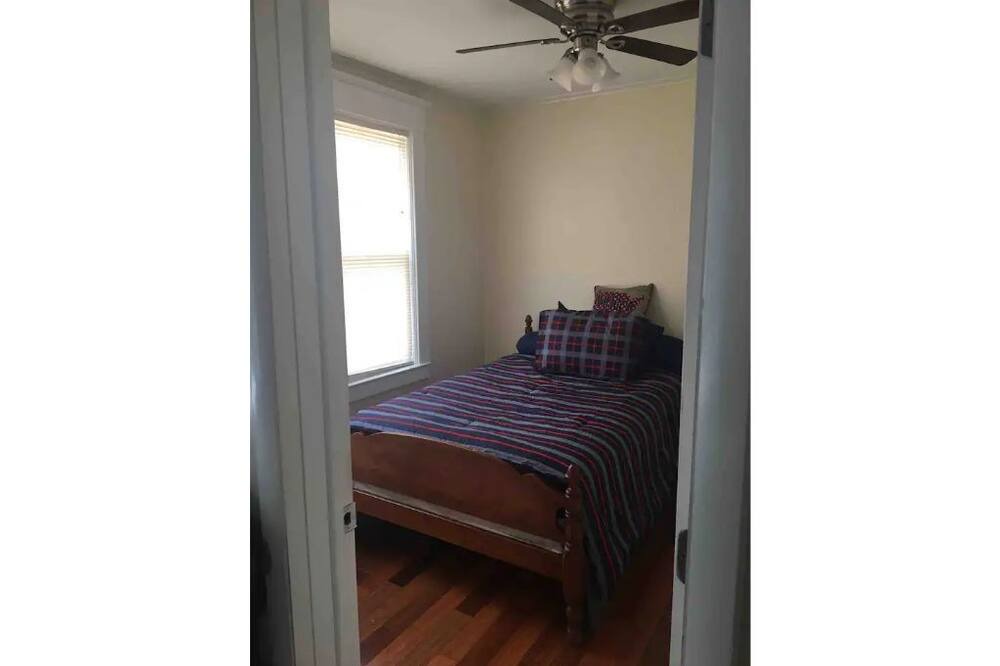 Photo of Bedroom in Niskayuna
