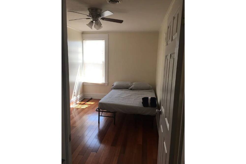 Photo of Bedroom in Niskayuna