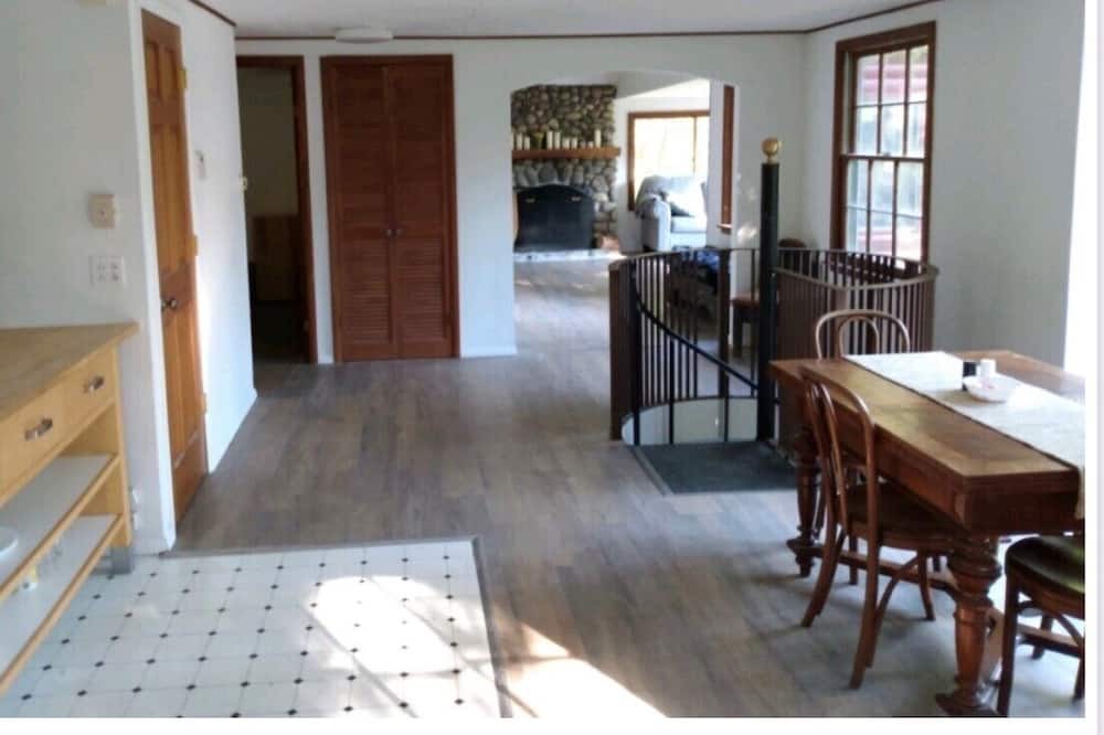 Photo of Livingroom in Red Hook