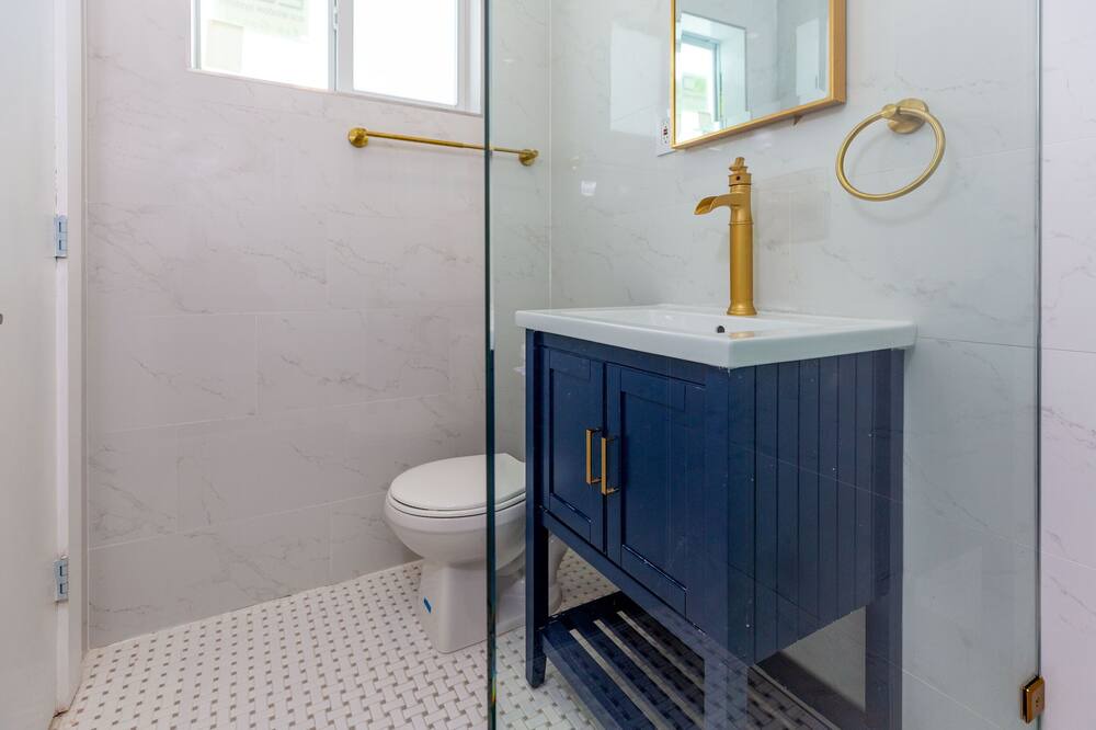 Photo of Bathroom in Surfside