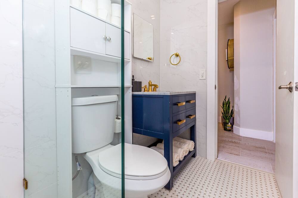 Photo of Bathroom in Surfside