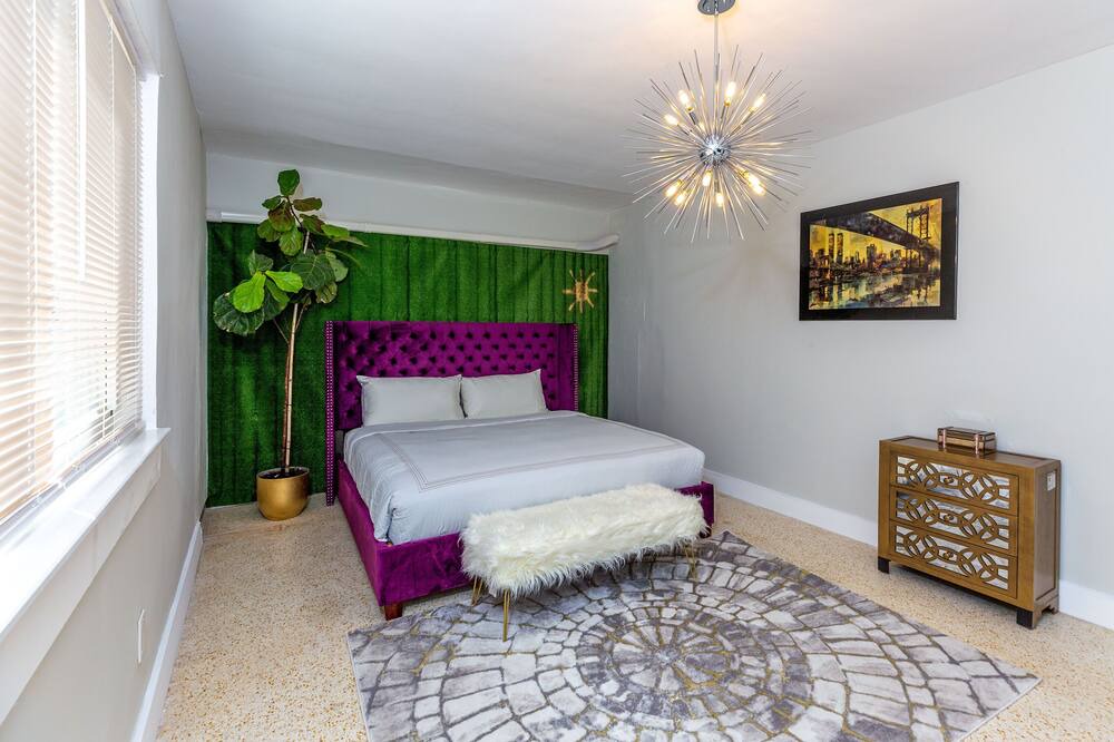 Photo of Bedroom in Surfside