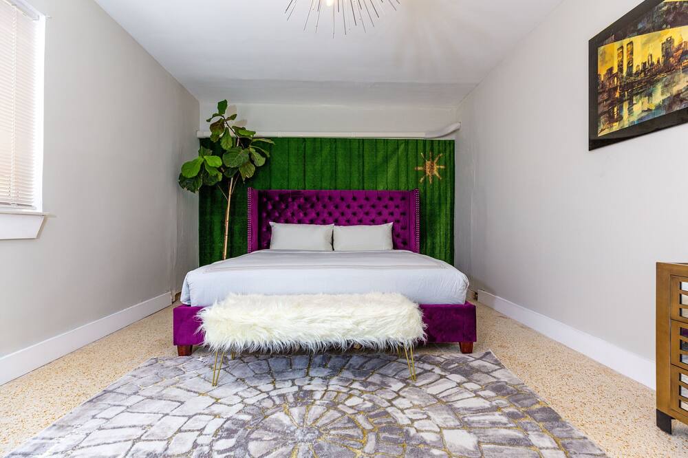 Photo of Bedroom in Surfside