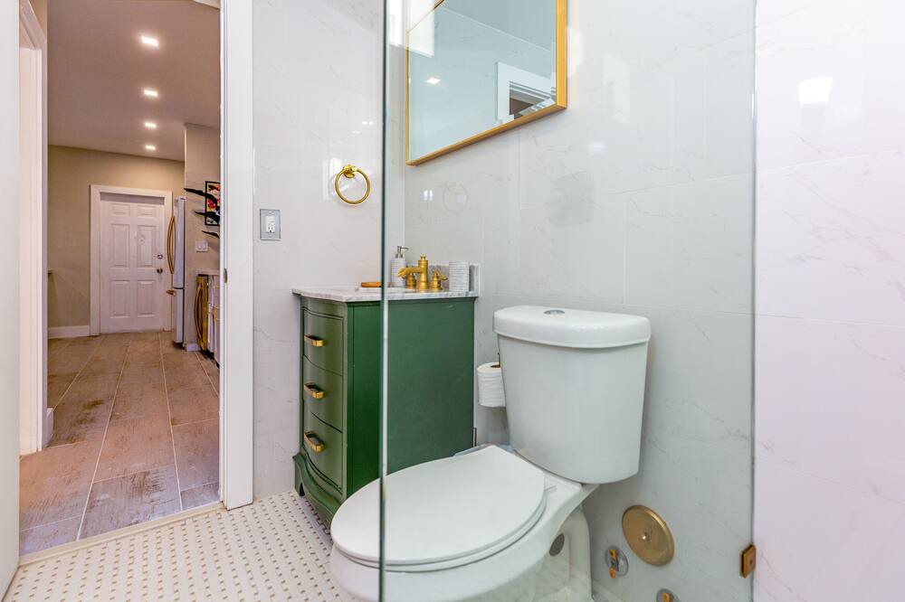 Photo of Bathroom in Surfside