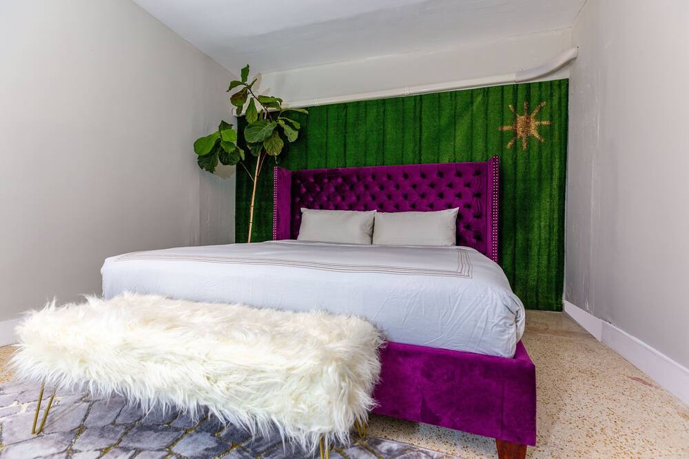 Photo of Bedroom in Surfside