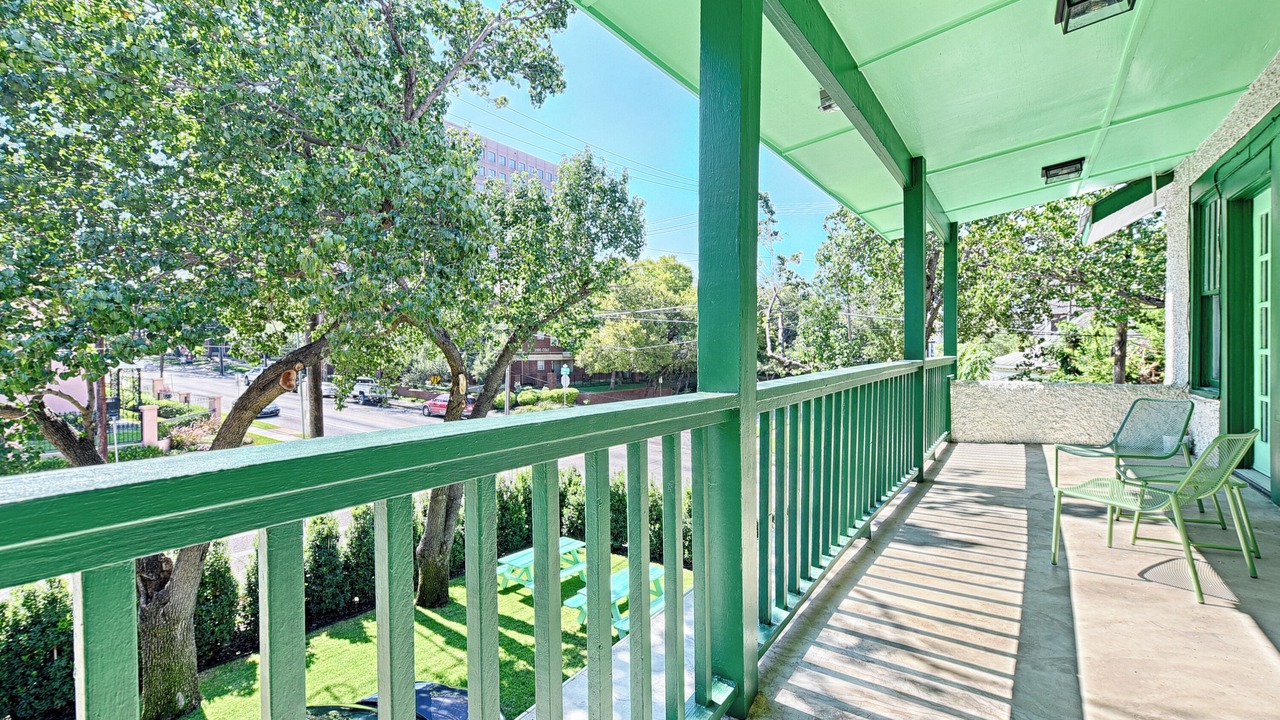 Photo of Outdoor in Uptown