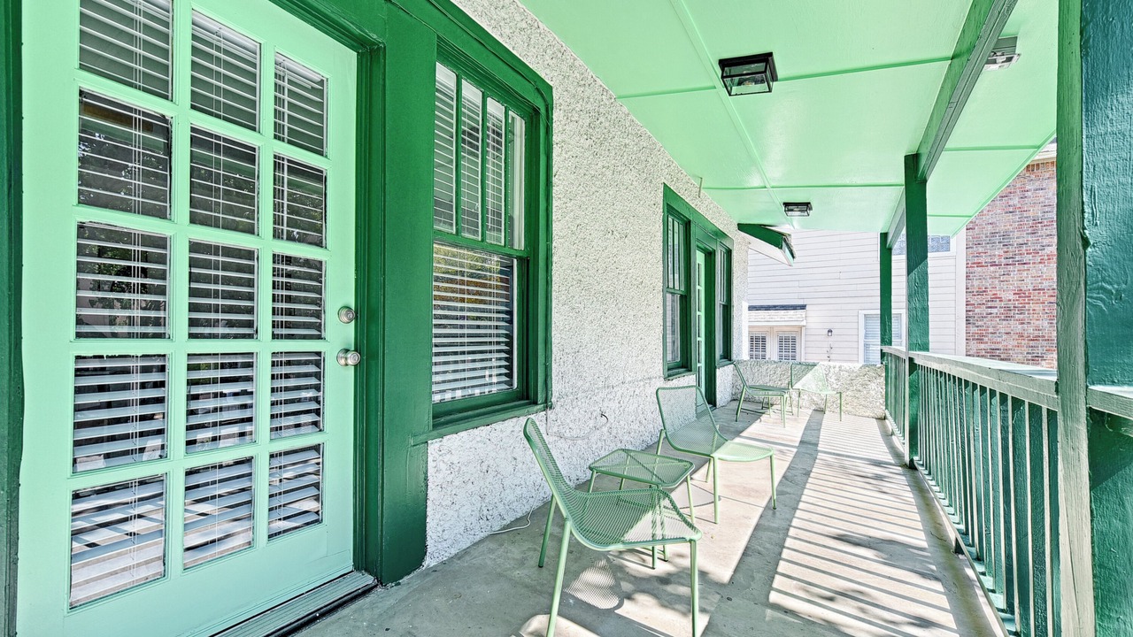 Photo of Outdoor in Uptown