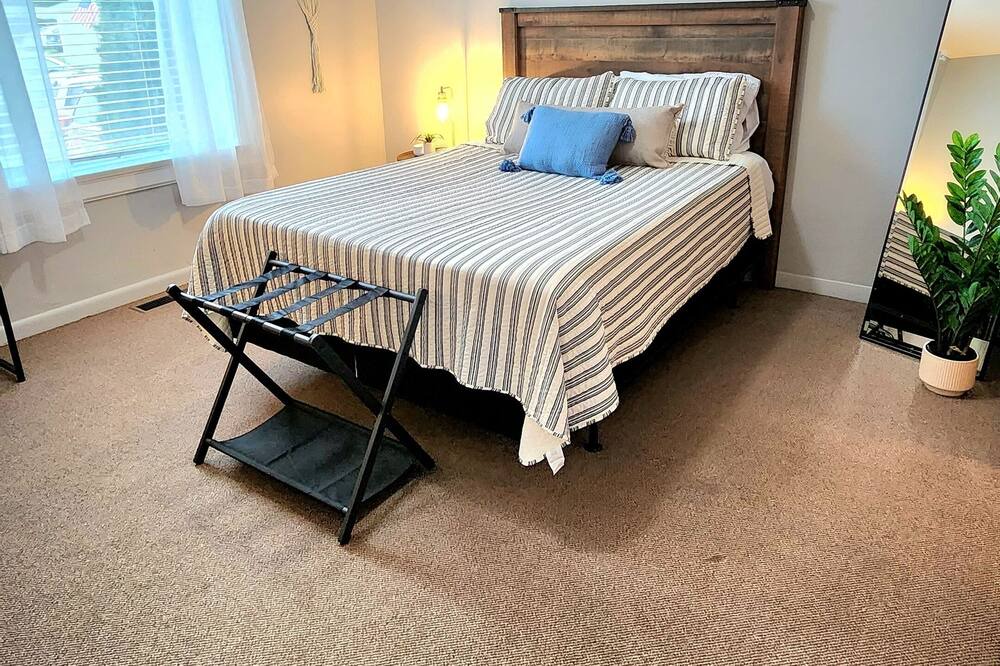 Photo of Bedroom in Quincy