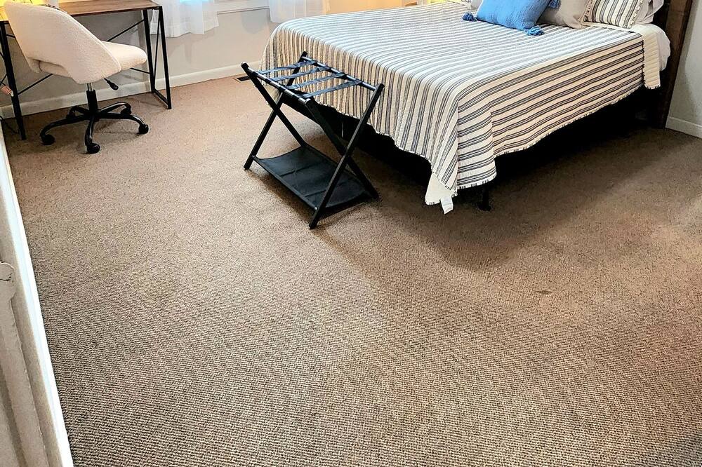 Photo of Bedroom in Quincy