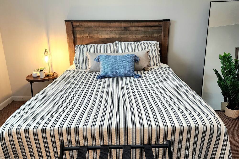 Photo of Bedroom in Quincy