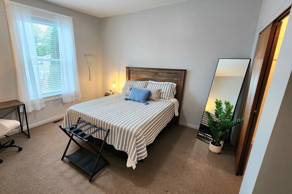 Photo of Bedroom in Quincy