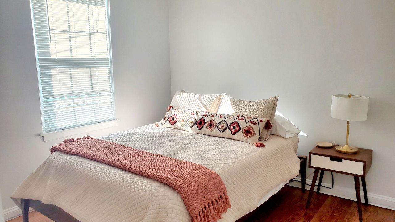 Photo of Bedroom in Lake Bluff