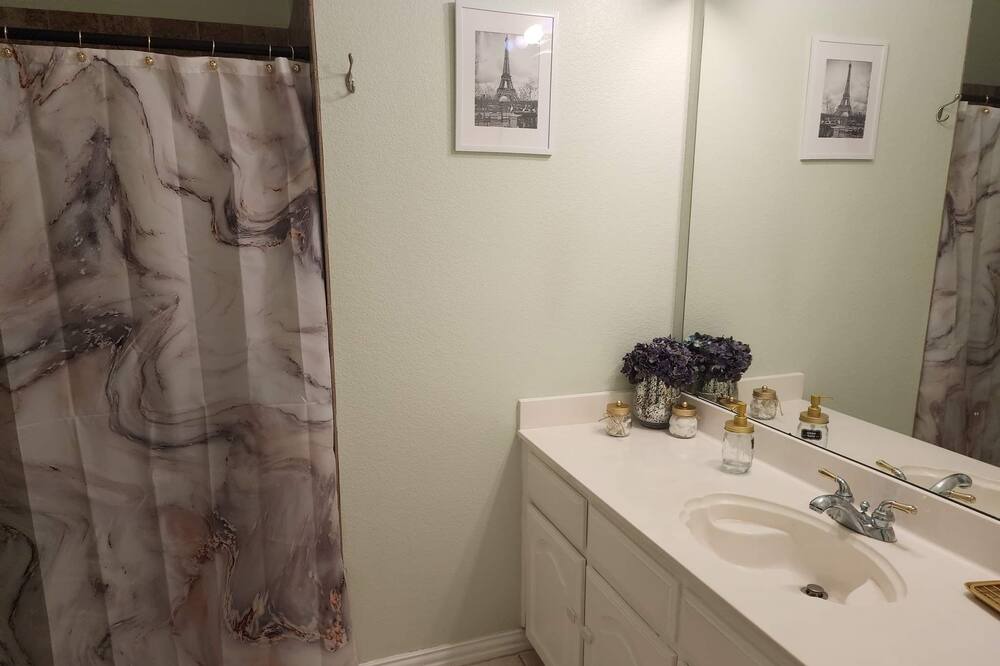 Photo of Bathroom in West Arlington