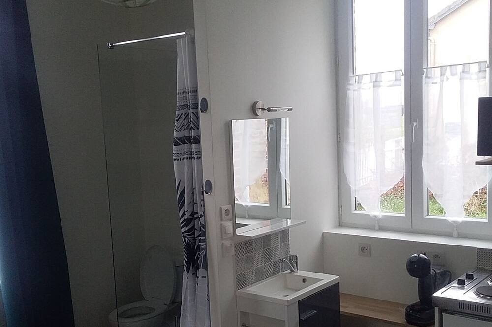 Photo of Bathroom in Bouquelon