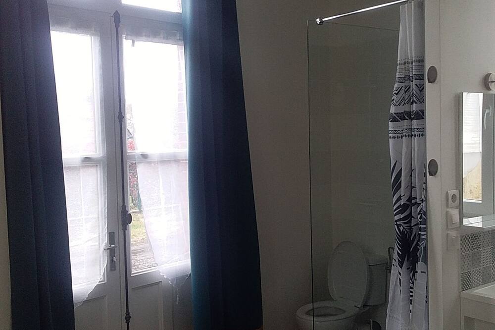 Photo of Bathroom in Bouquelon