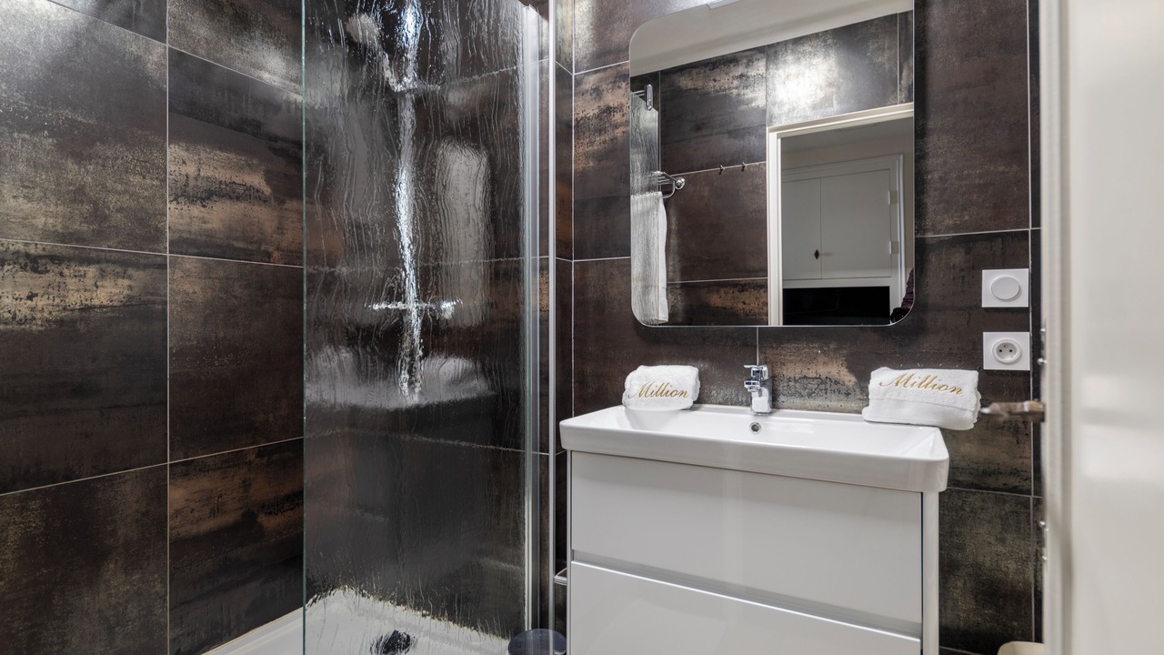 Photo of Bathroom in Albertville