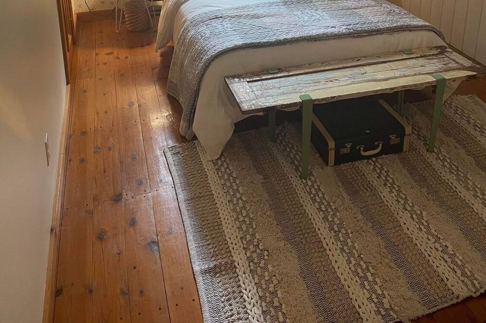 Photo of Bedroom in Saint-Jean-de-l'lle-d'Orleans