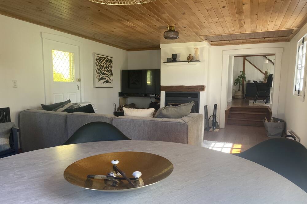 Photo of Kitchen in Saint-Jean-de-l'lle-d'Orleans