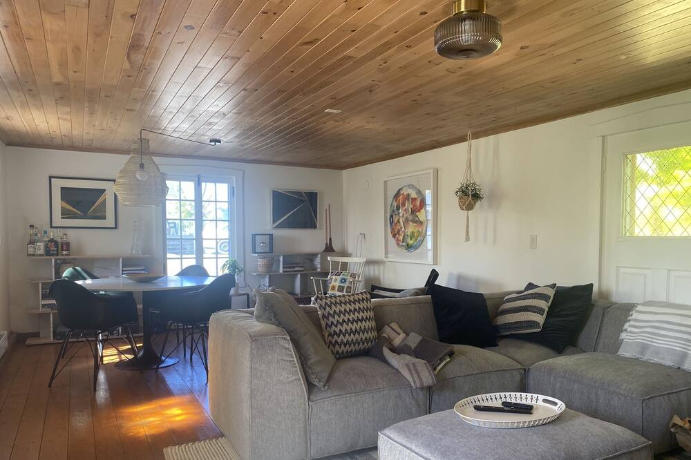 Photo of Livingroom in Saint-Jean-de-l'lle-d'Orleans
