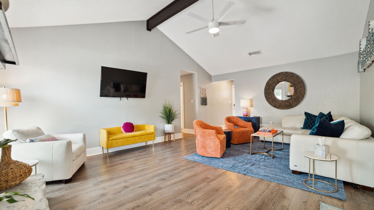 Photo of Livingroom in Scofield Farms