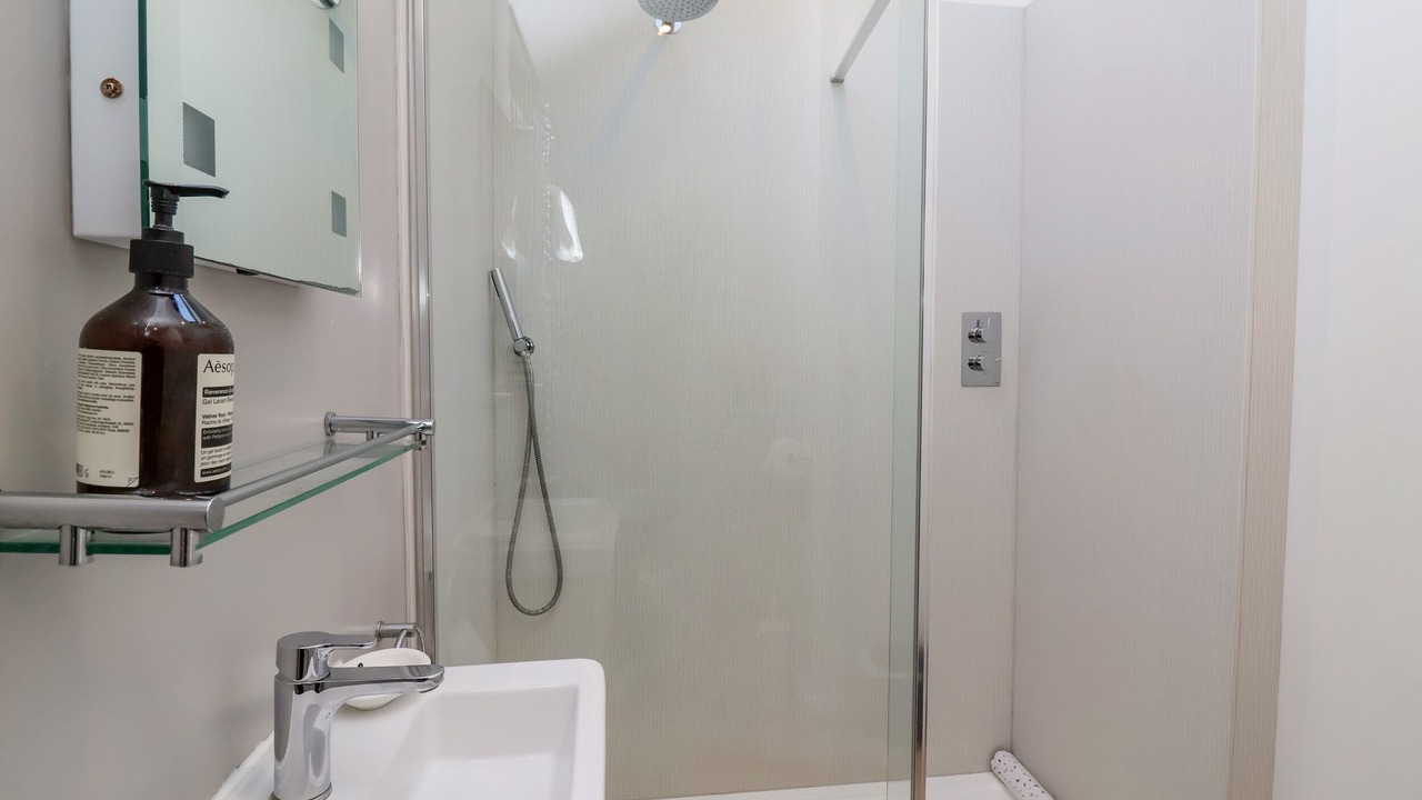 Photo of Bathroom in Saxmundham