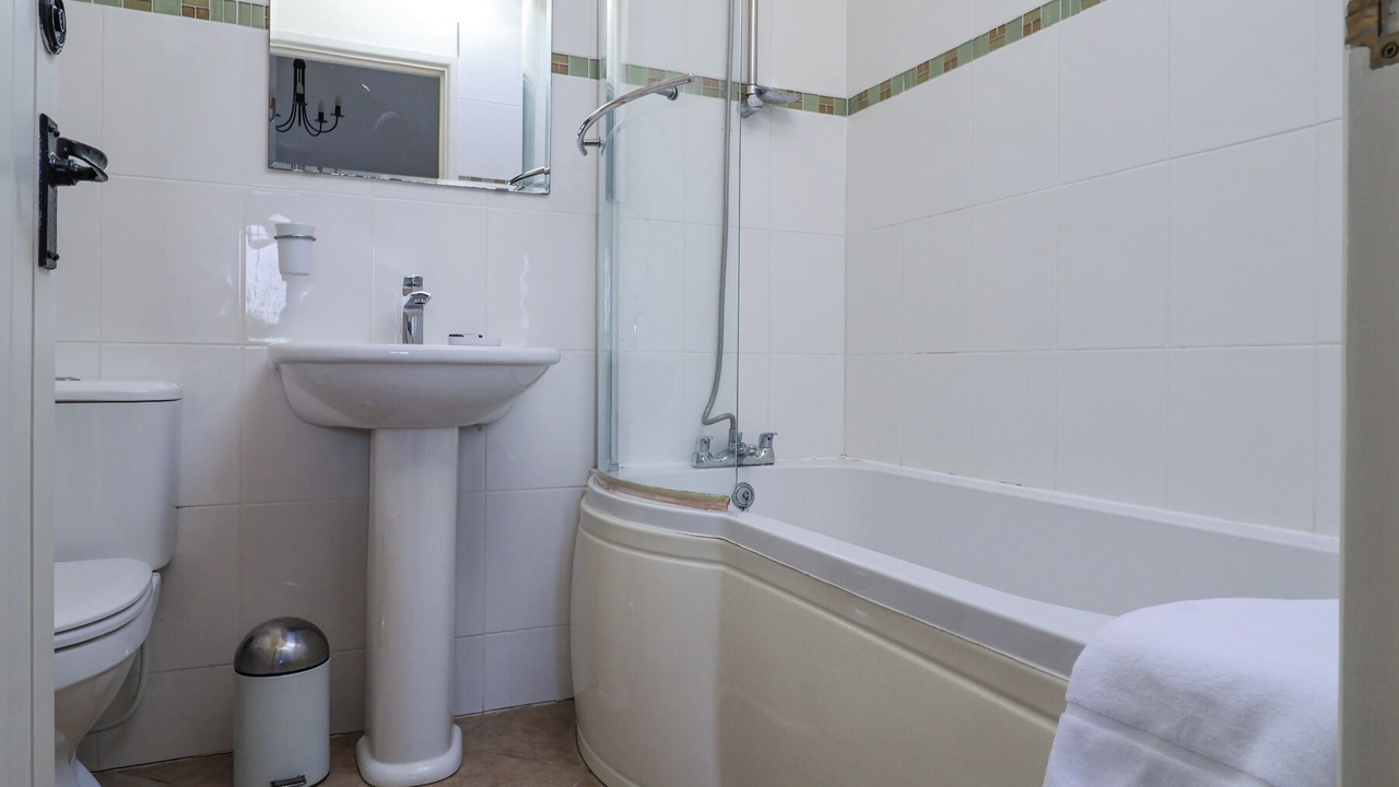 Photo of Bathroom in Hethel