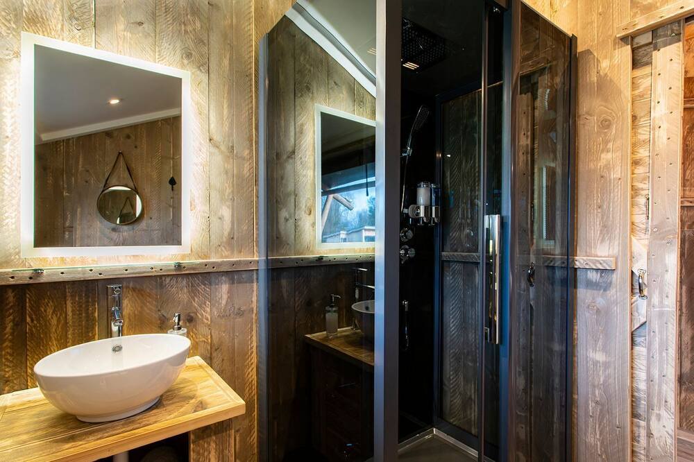 Photo of Bathroom in Overton-on-dee