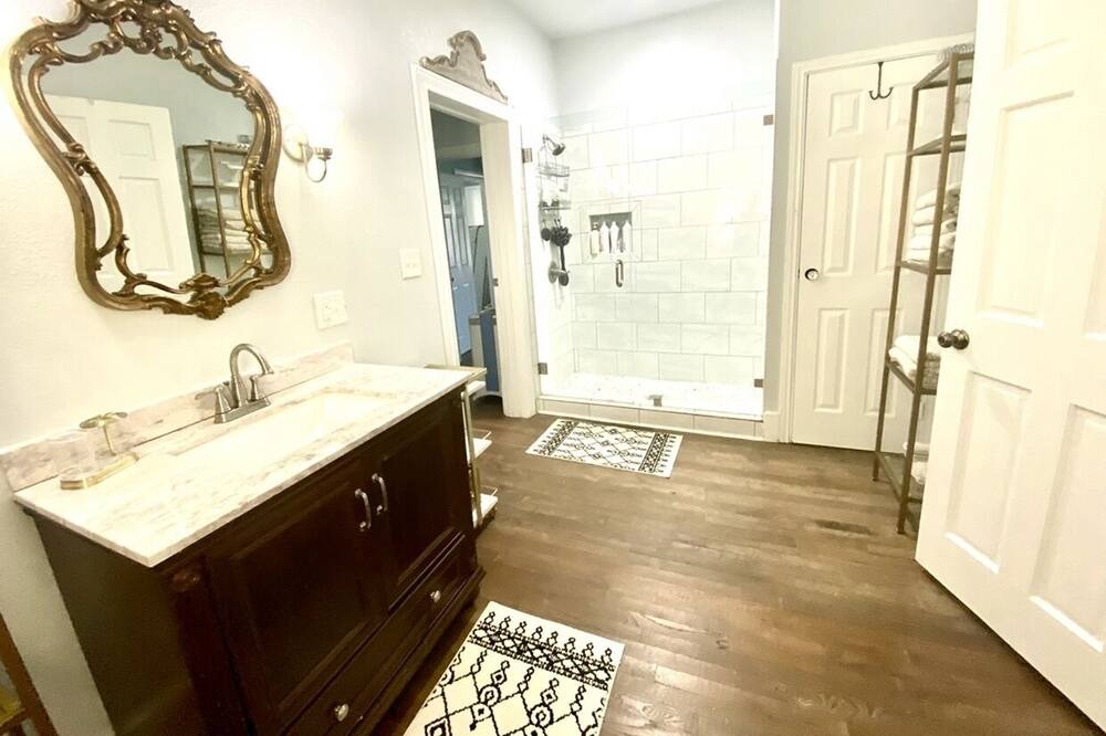 Photo of Bathroom in Denison