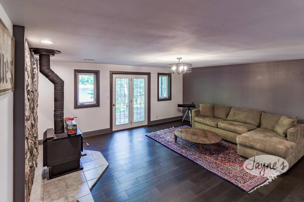 Photo of Bedroom in Gravenhurst