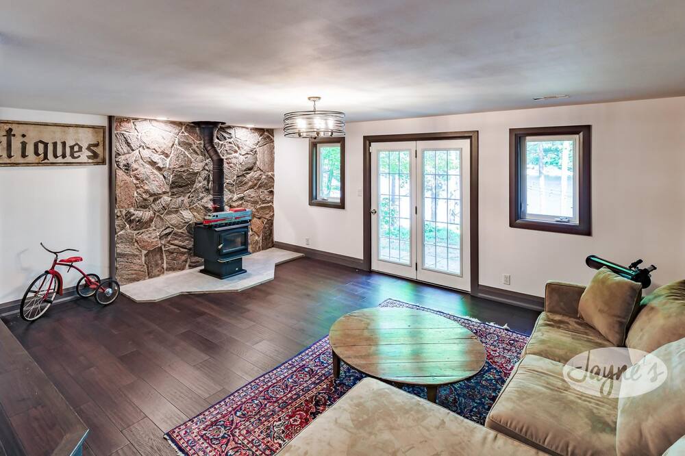 Photo of Bedroom in Gravenhurst