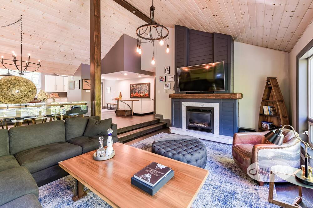 Photo of Livingroom in Gravenhurst