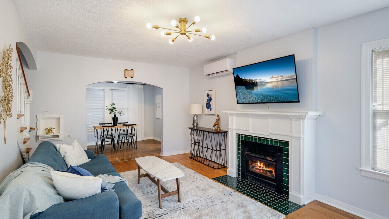 Photo of Livingroom in Mahncke Park