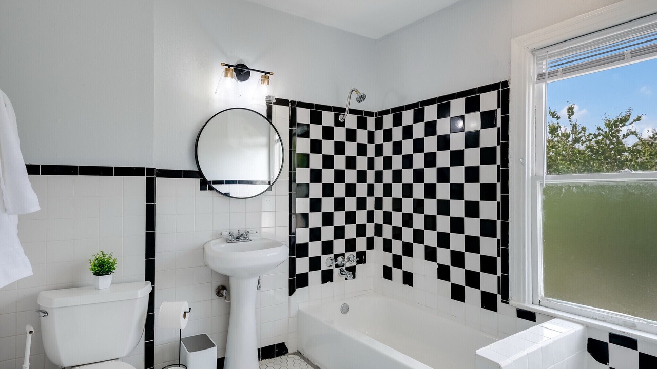 Photo of Bathroom in Mahncke Park