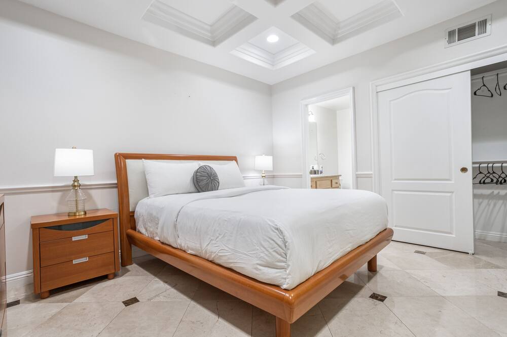 Photo of Bedroom in Rowland Heights