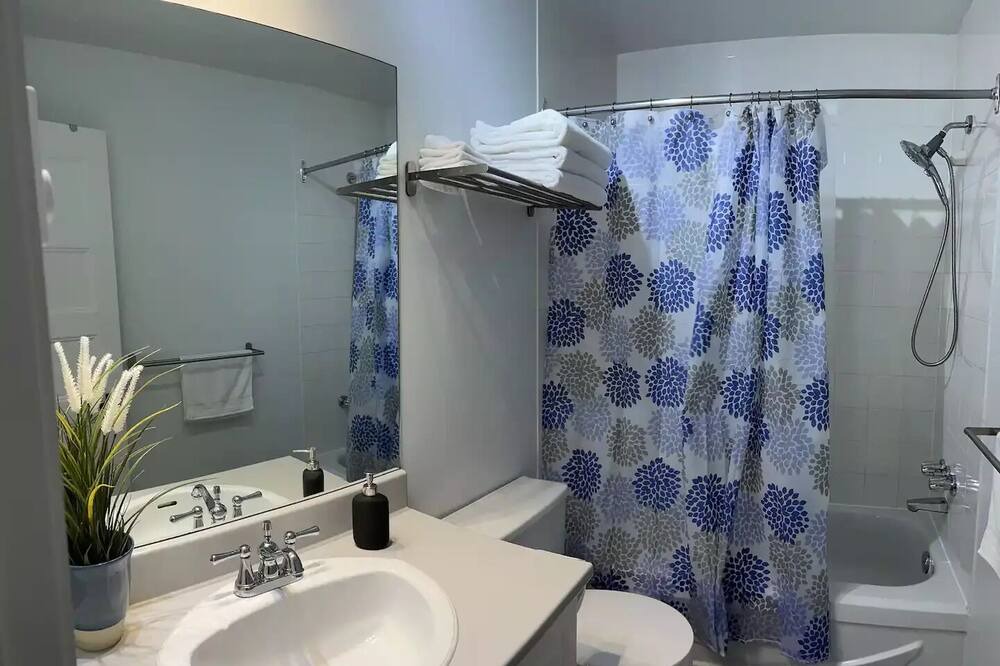 Photo of Bathroom in Magog