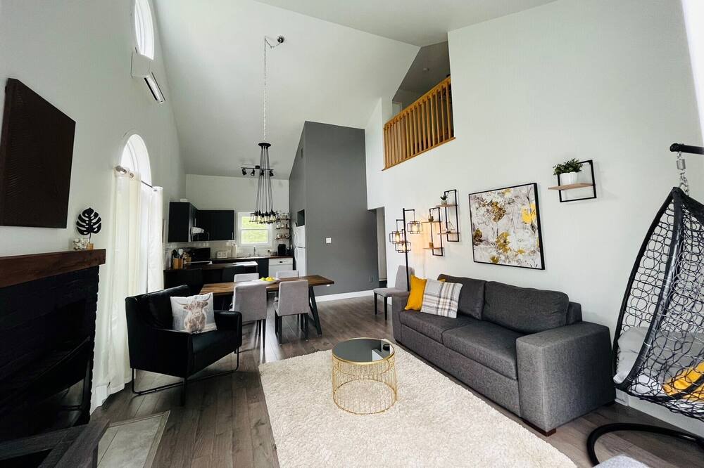 Photo of Livingroom in Magog