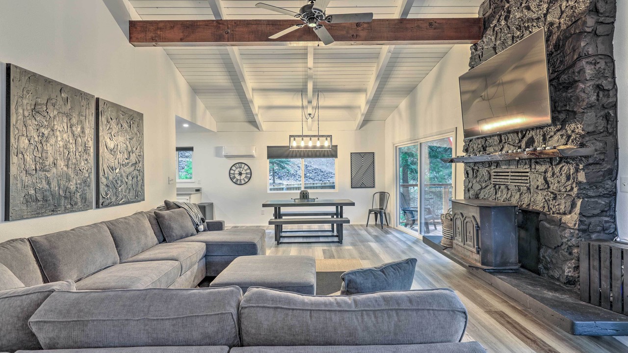 Photo of Livingroom in Strawberry