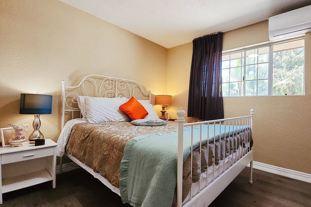 Photo of Bedroom in Rowland Heights