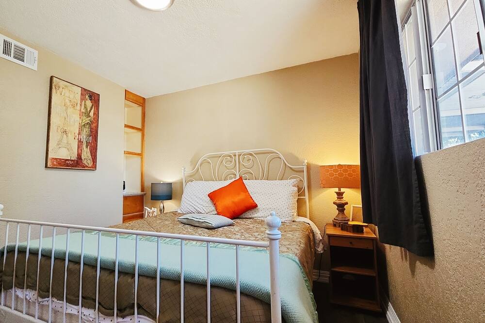 Photo of Bedroom in Rowland Heights