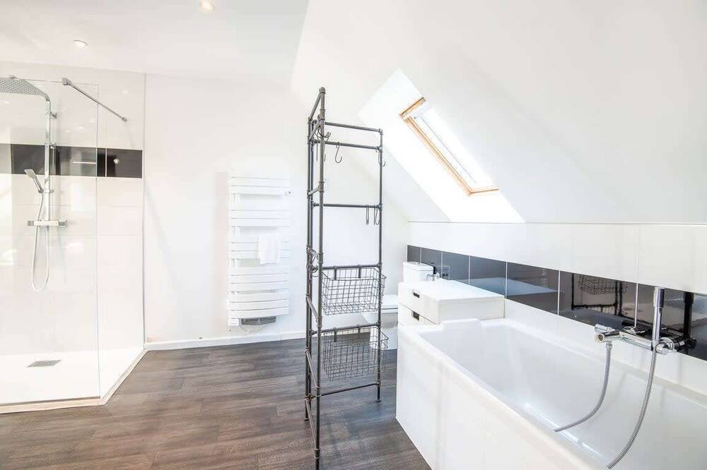 Photo of Bathroom in Blere
