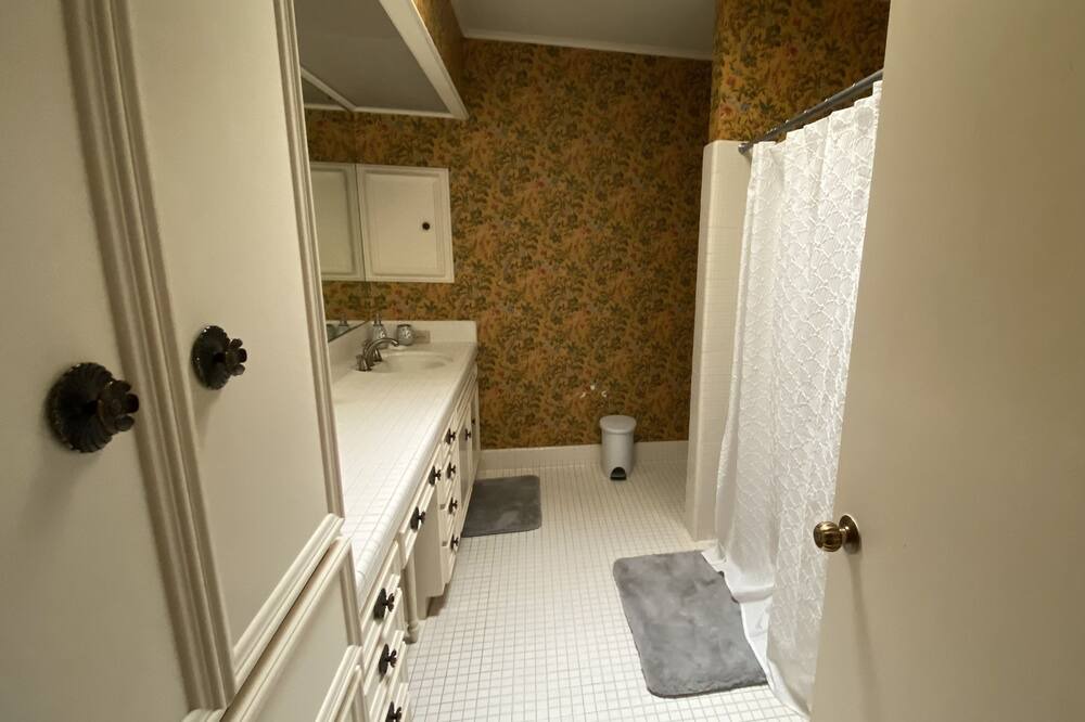 Photo of Bathroom in Robinson
