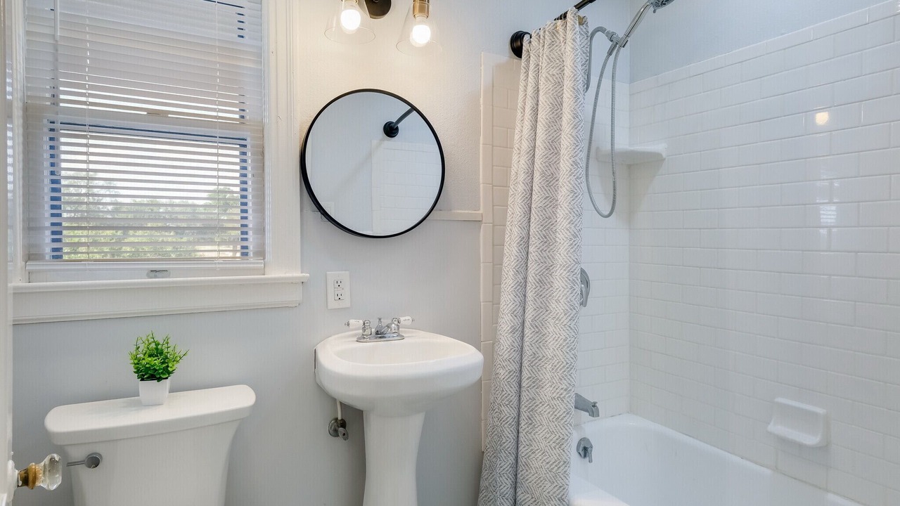 Photo of Bathroom in Mahncke Park