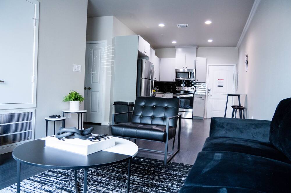 Photo of Livingroom in Prairie View