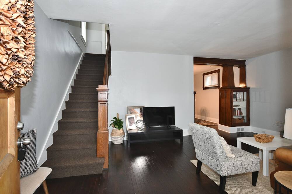 Photo of Livingroom in South Hills