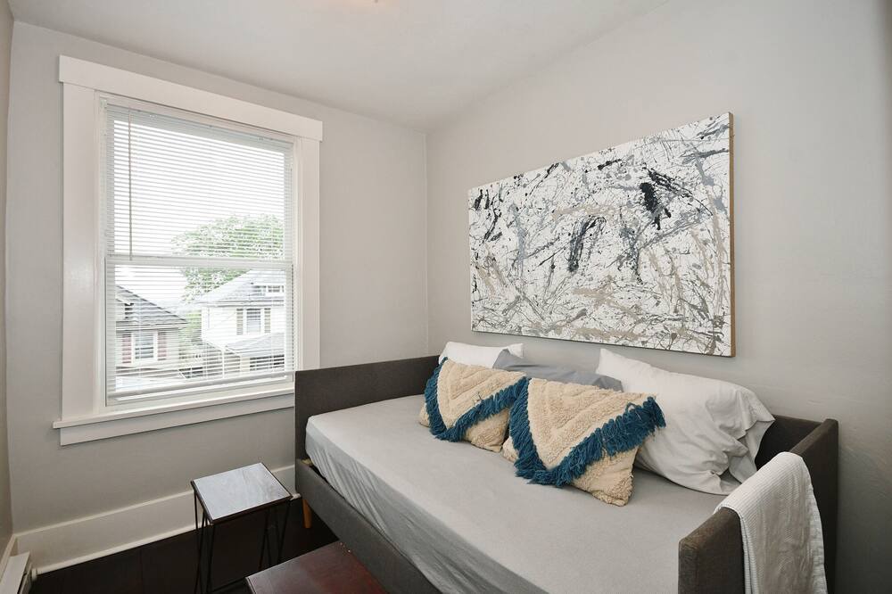 Photo of Bedroom in South Hills