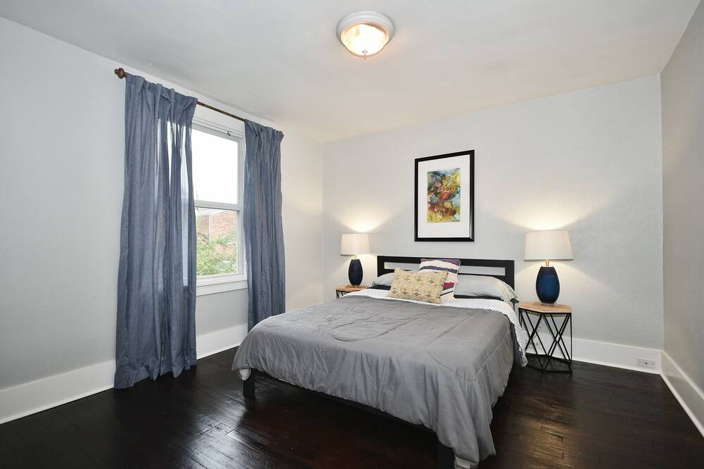Photo of Bedroom in South Hills