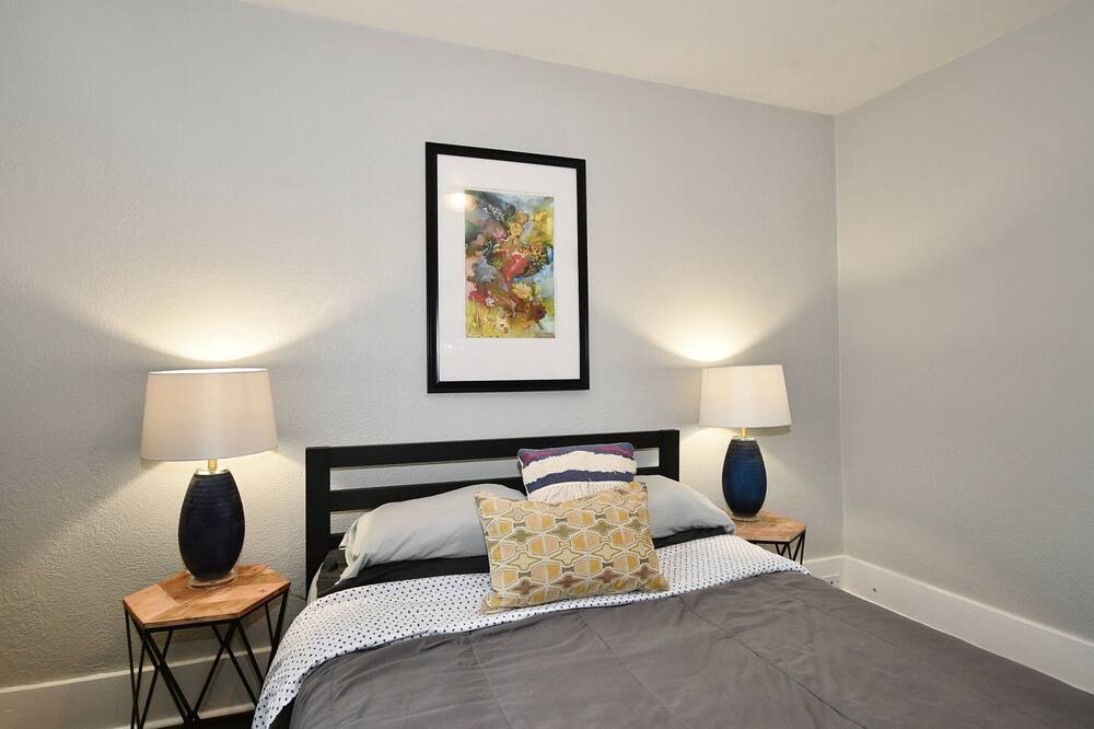 Photo of Bedroom in South Hills
