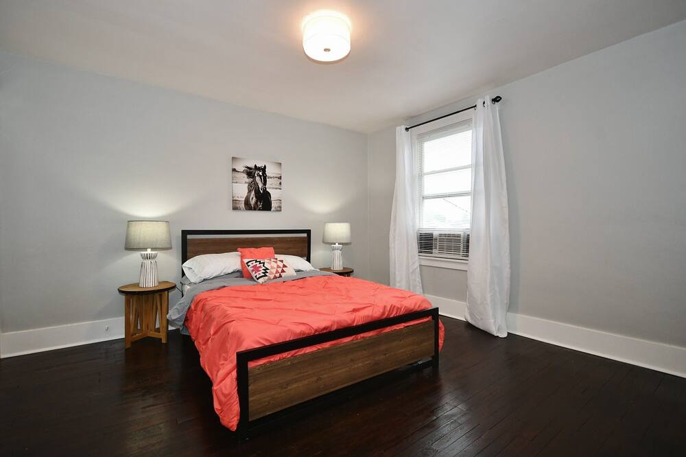 Photo of Bedroom in South Hills