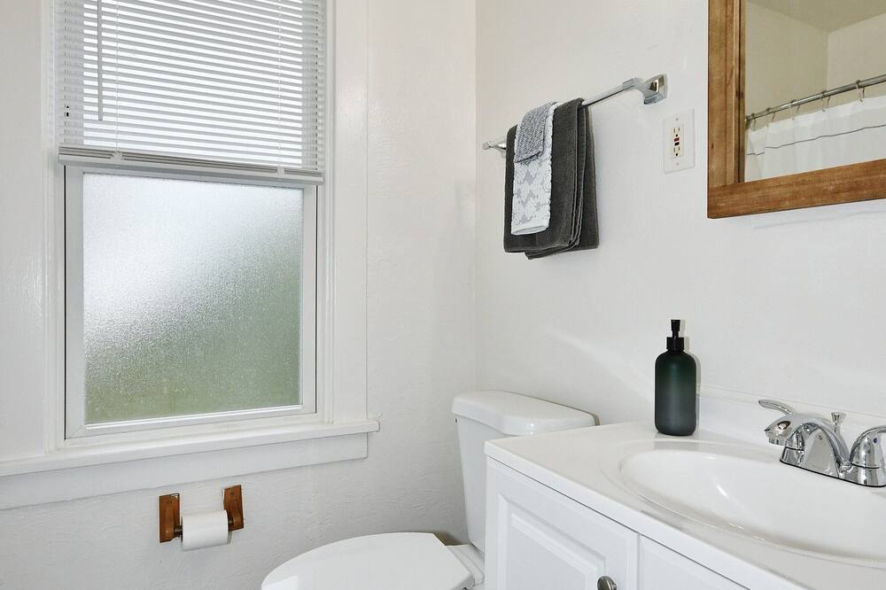 Photo of Bathroom in South Hills