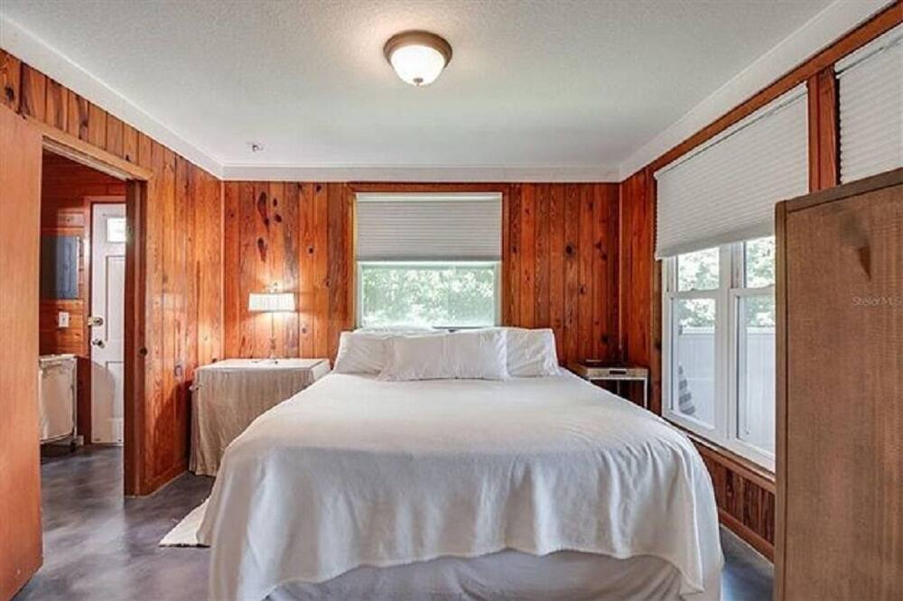 Photo of Bedroom in Silver Springs
